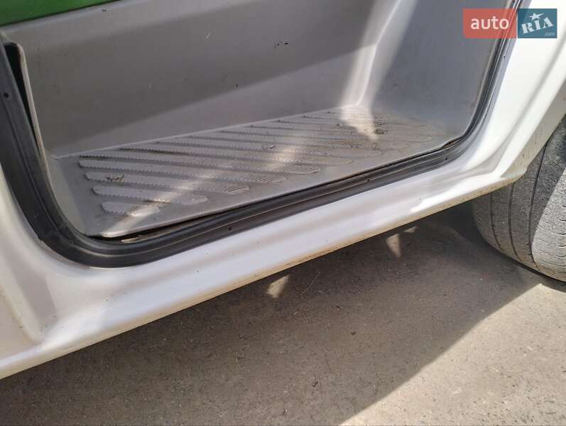 Грузовой фургон Volkswagen LT 2004 в Луцке