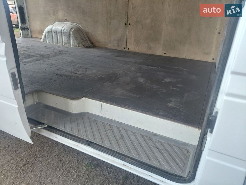 Вантажний фургон Volkswagen LT 2004 в Жовтих Водах