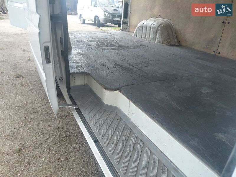 Вантажний фургон Volkswagen LT 2004 в Жовтих Водах