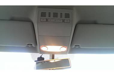 Минивэн Volkswagen Multivan 2012 в 