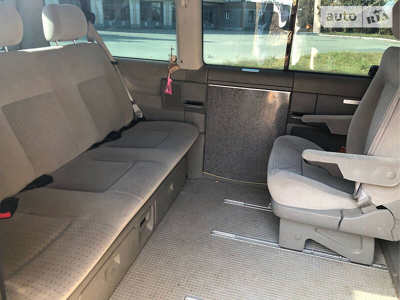 Вантажопасажирський фургон Volkswagen Multivan 2000 в Харкові