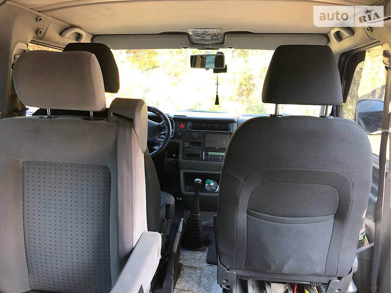 Вантажопасажирський фургон Volkswagen Multivan 2000 в Харкові