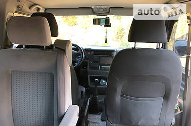 Грузопассажирский фургон Volkswagen Multivan 2000 в 