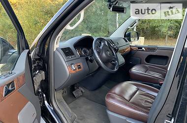 Мінівен Volkswagen Multivan 2010 в 