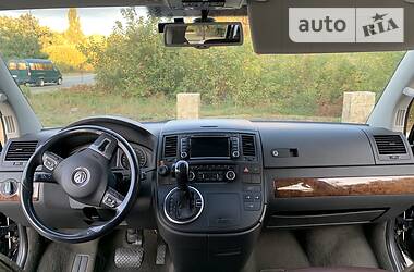 Мінівен Volkswagen Multivan 2010 в 