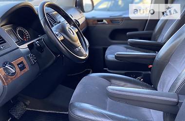 Мінівен Volkswagen Multivan 2010 в 