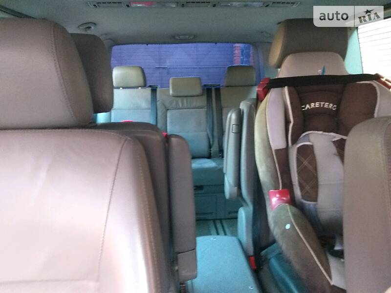 Вантажопасажирський фургон Volkswagen Multivan 2006 в Харкові