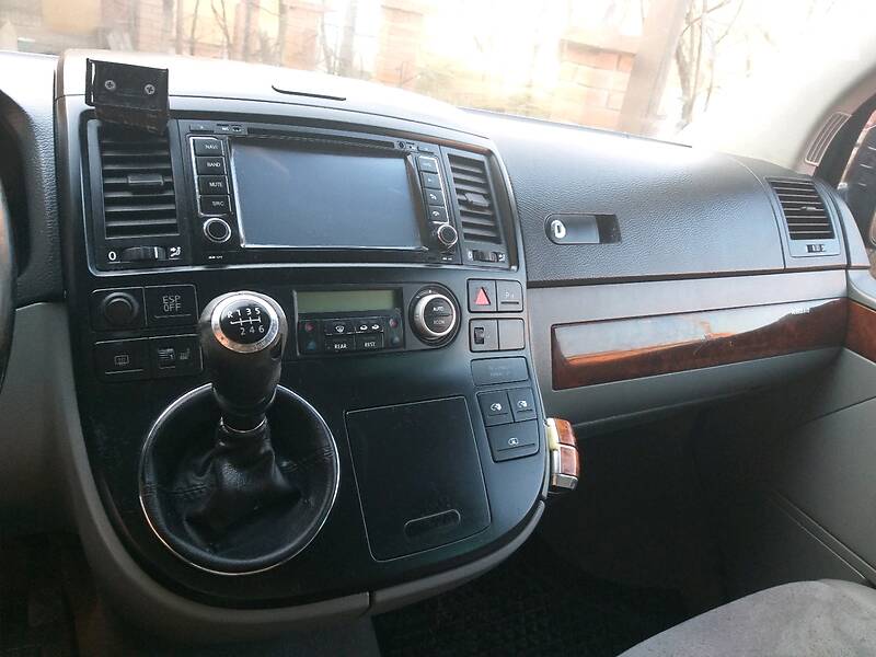 Вантажопасажирський фургон Volkswagen Multivan 2006 в Харкові