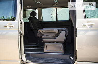 Мінівен Volkswagen Multivan 2012 в 