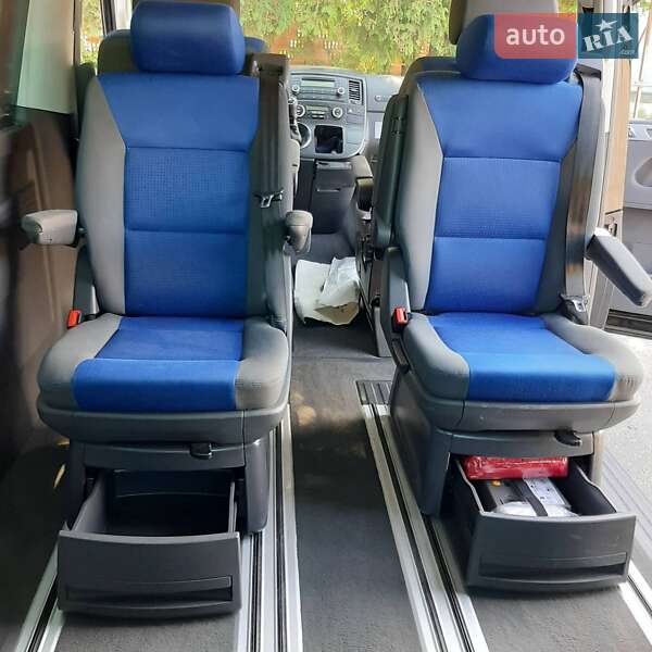 Минивэн Volkswagen Multivan 2009 в Ужгороде