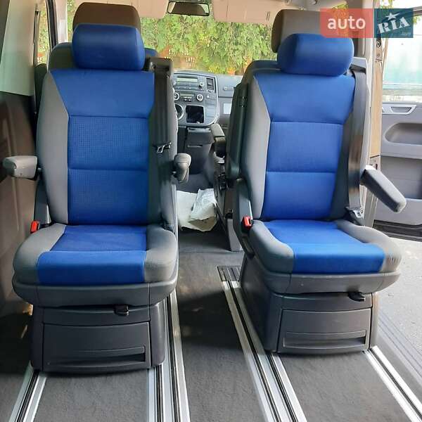 Минивэн Volkswagen Multivan 2009 в Ужгороде