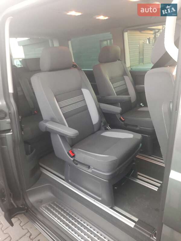 Минивэн Volkswagen Multivan 2013 в Львове
