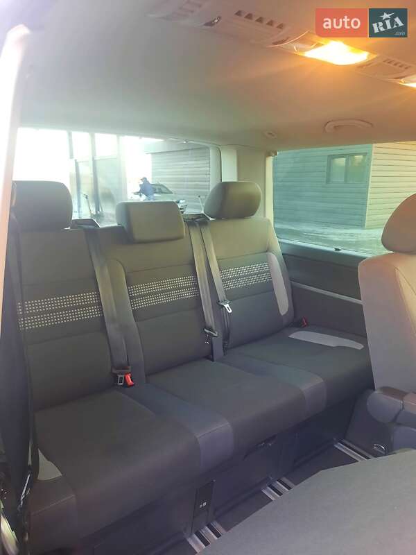Минивэн Volkswagen Multivan 2013 в Львове