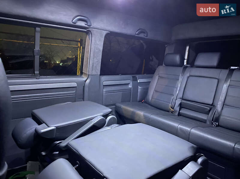 Минивэн Volkswagen Multivan 2010 в Днепре