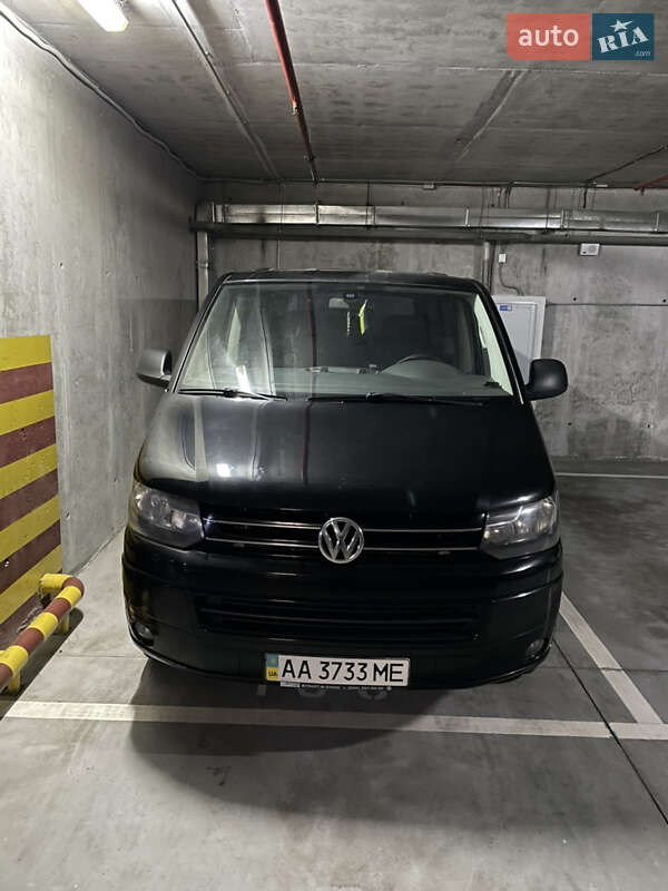 Мінівен Volkswagen Multivan 2012 в Києві