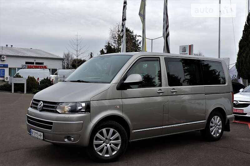 Минивэн Volkswagen Multivan 2011 в Ровно