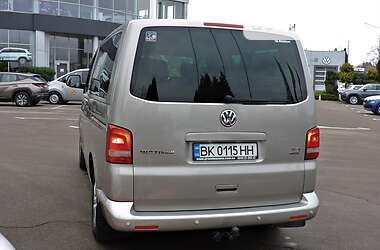 Мінівен Volkswagen Multivan 2011 в Рівному