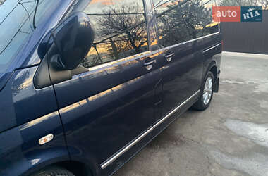 Минивэн Volkswagen Multivan 2011 в 