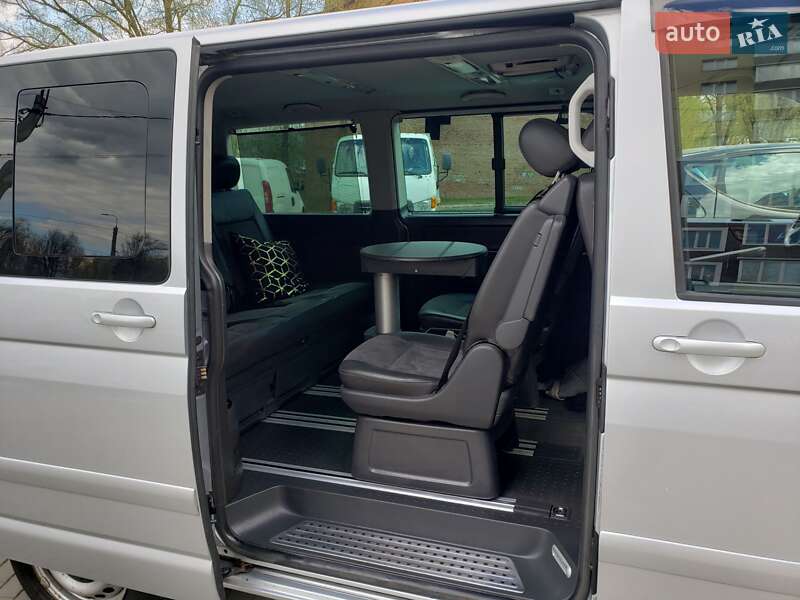 Мінівен Volkswagen Multivan 2008 в Хмельницькому