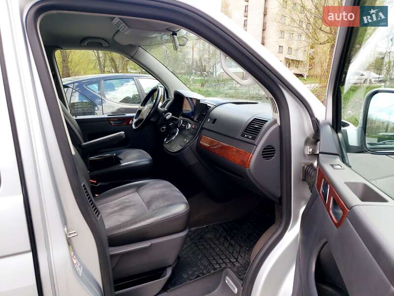Мінівен Volkswagen Multivan 2008 в Хмельницькому