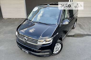 Минивэн Volkswagen Multivan 2023 в 