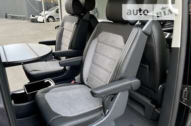 Минивэн Volkswagen Multivan 2023 в 
