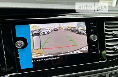 Минивэн Volkswagen Multivan 2023 в 