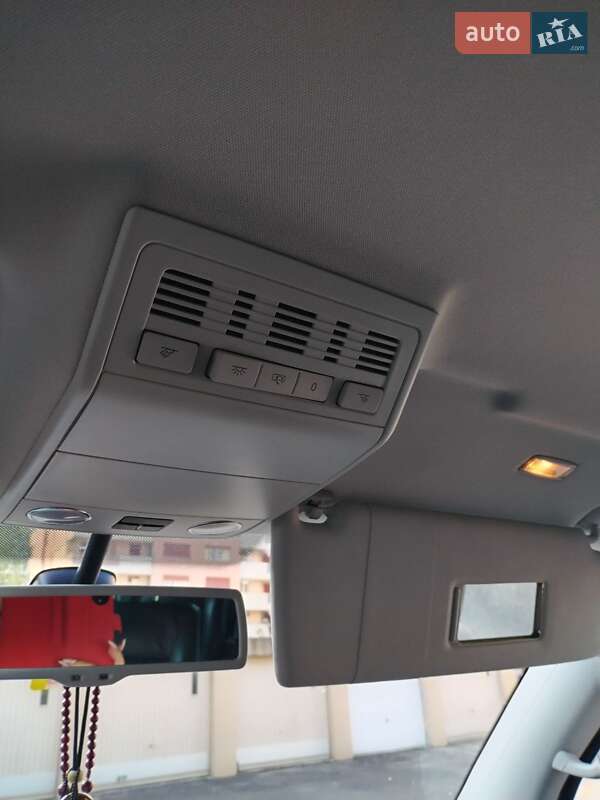 Мінівен Volkswagen Multivan 2012 в Луцьку