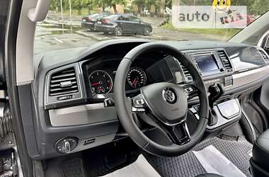 Мінівен Volkswagen Multivan 2017 в 