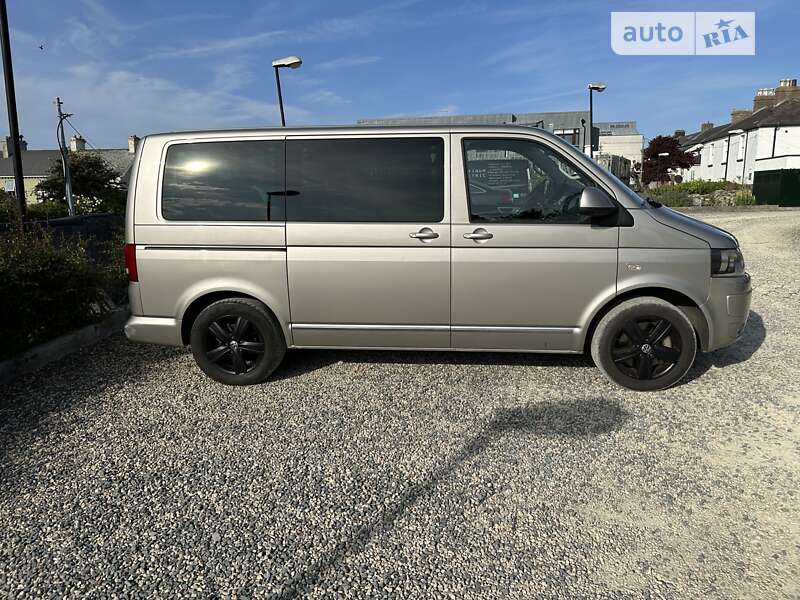 Минивэн Volkswagen Multivan 2010 в Киеве