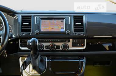 Минивэн Volkswagen Multivan 2017 в 