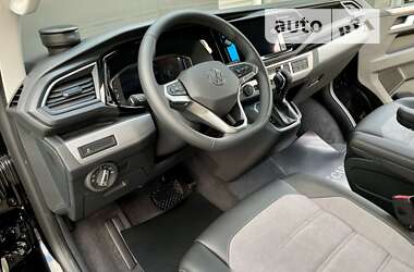 Минивэн Volkswagen Multivan 2023 в 