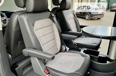Минивэн Volkswagen Multivan 2023 в 