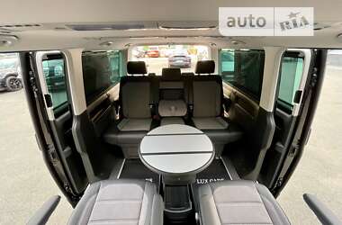 Минивэн Volkswagen Multivan 2023 в 