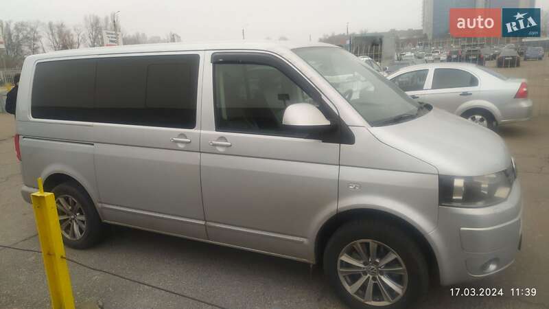 Минивэн Volkswagen Multivan 2012 в Киеве