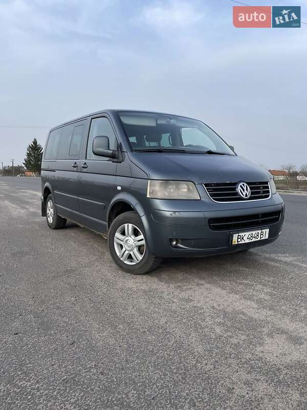 Минивэн Volkswagen Multivan 2007 в Дубровице