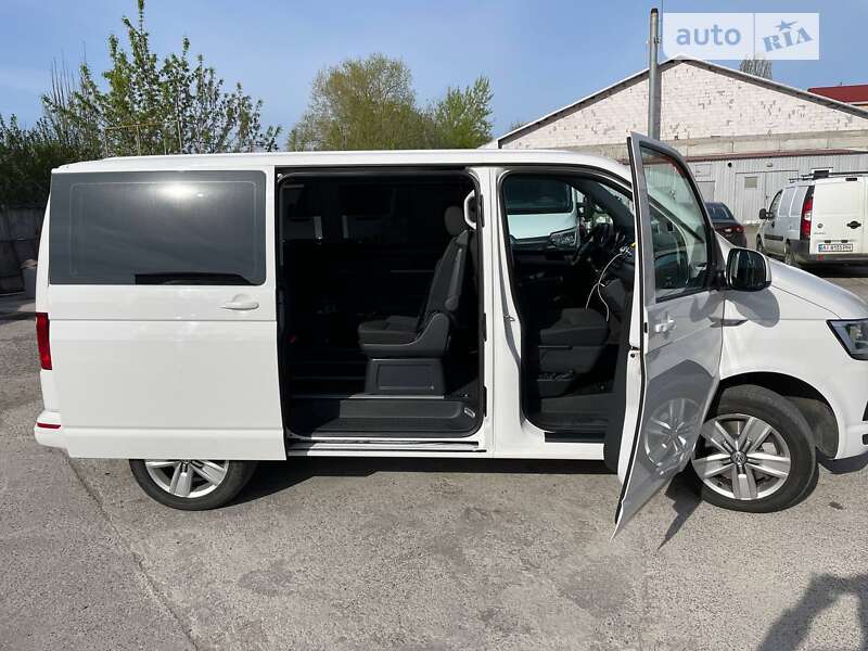 Минивэн Volkswagen Multivan 2017 в Киеве