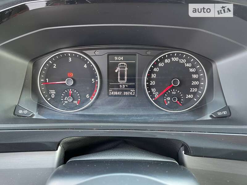 Минивэн Volkswagen Multivan 2017 в Киеве