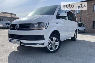 Минивэн Volkswagen Multivan 2017 в Киеве