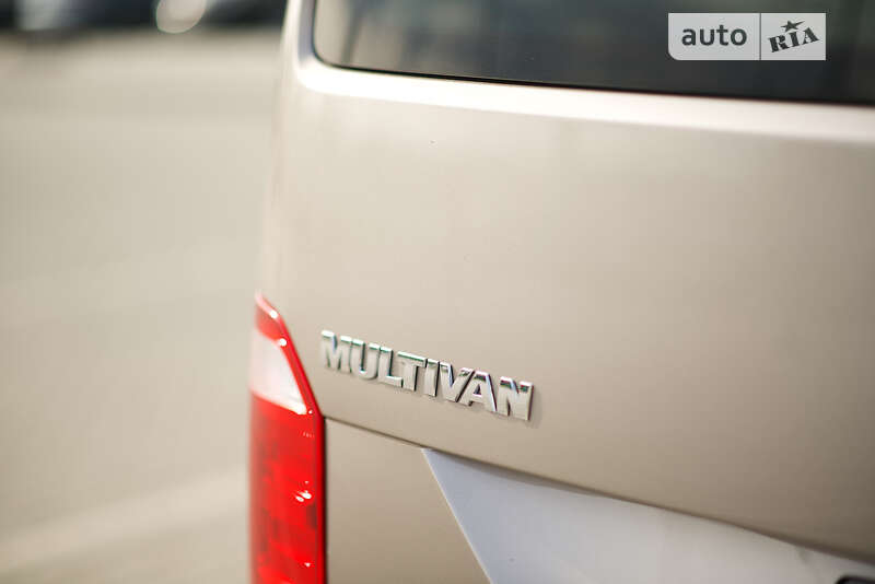 Минивэн Volkswagen Multivan 2016 в Львове