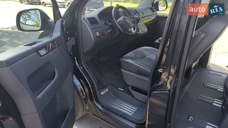 Минивэн Volkswagen Multivan 2015 в Киеве