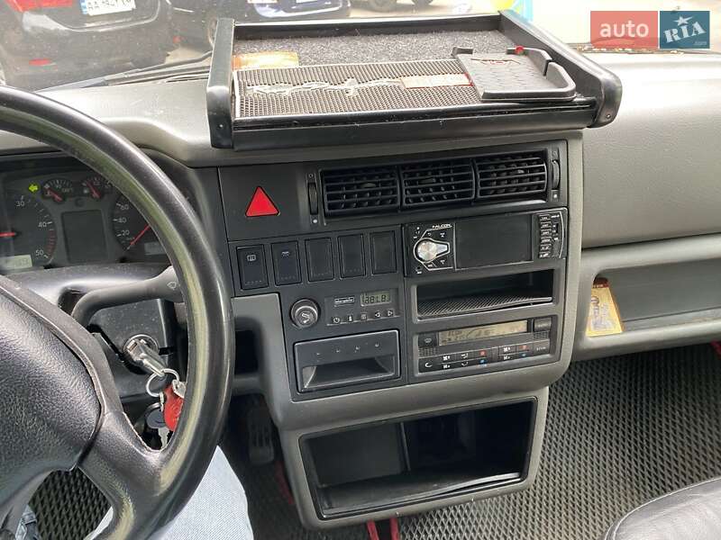Минивэн Volkswagen Multivan 2003 в Киеве фото 9 Минивэн Volkswagen Multivan 2003 в Киеве