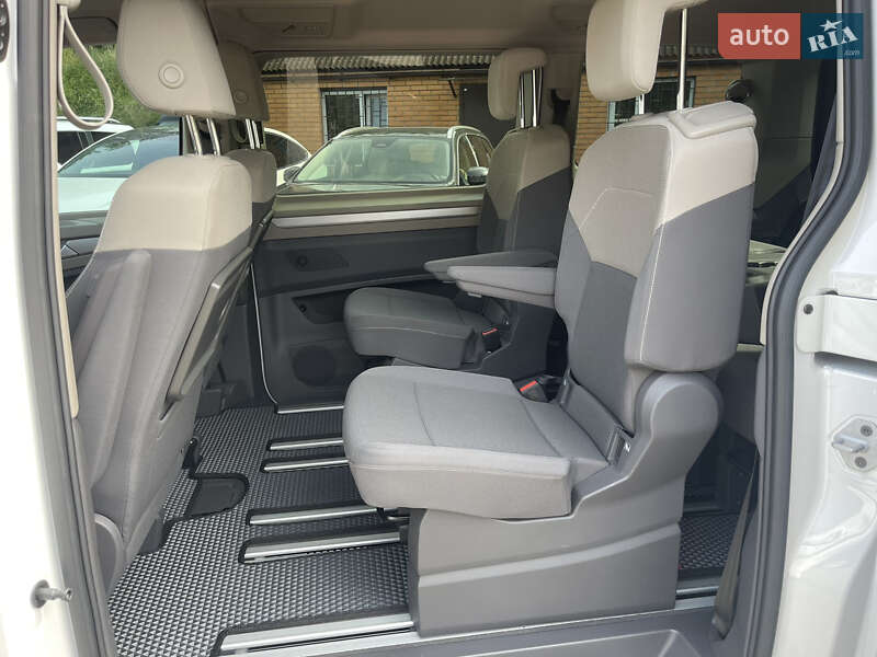 Минивэн Volkswagen Multivan 2023 в Киеве