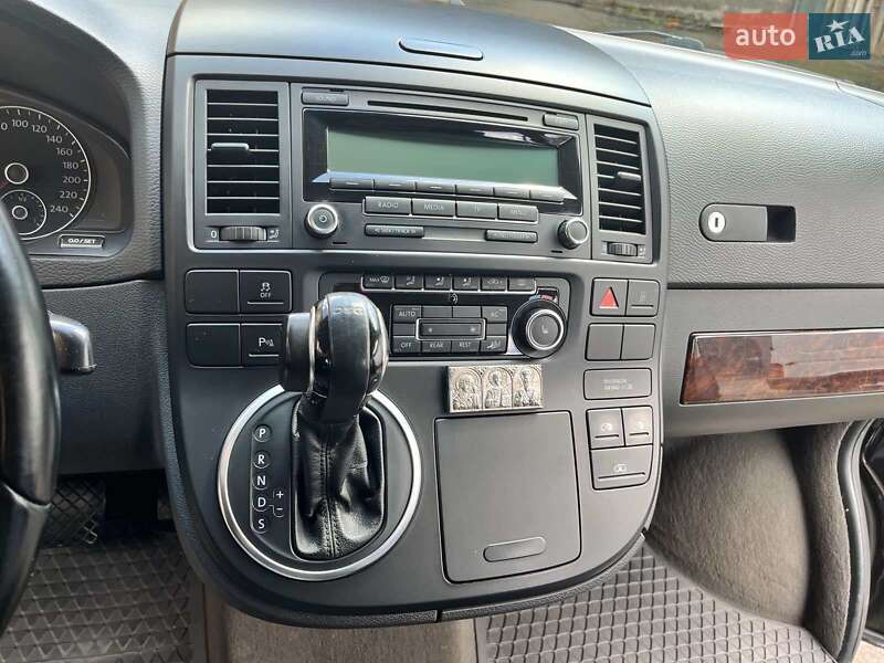 Минивэн Volkswagen Multivan 2011 в Житомире
