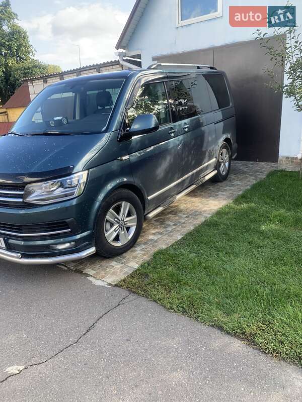 Минивэн Volkswagen Multivan 2017 в Киеве