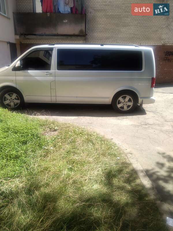 Минивэн Volkswagen Multivan 2010 в Коростышеве