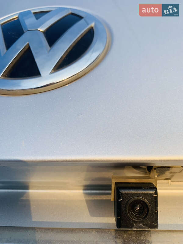 Минивэн Volkswagen Multivan 2016 в Киеве