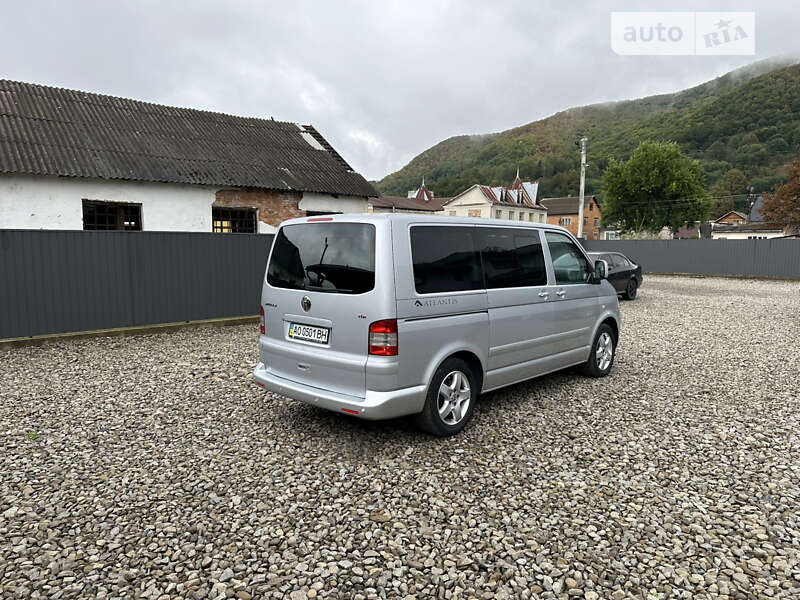 Минивэн Volkswagen Multivan 2008 в Тячеве