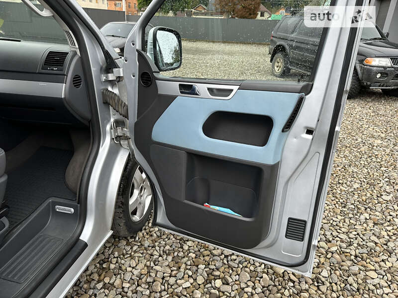 Минивэн Volkswagen Multivan 2008 в Тячеве