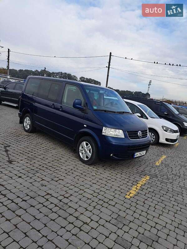 Минивэн Volkswagen Multivan 2007 в Черновцах